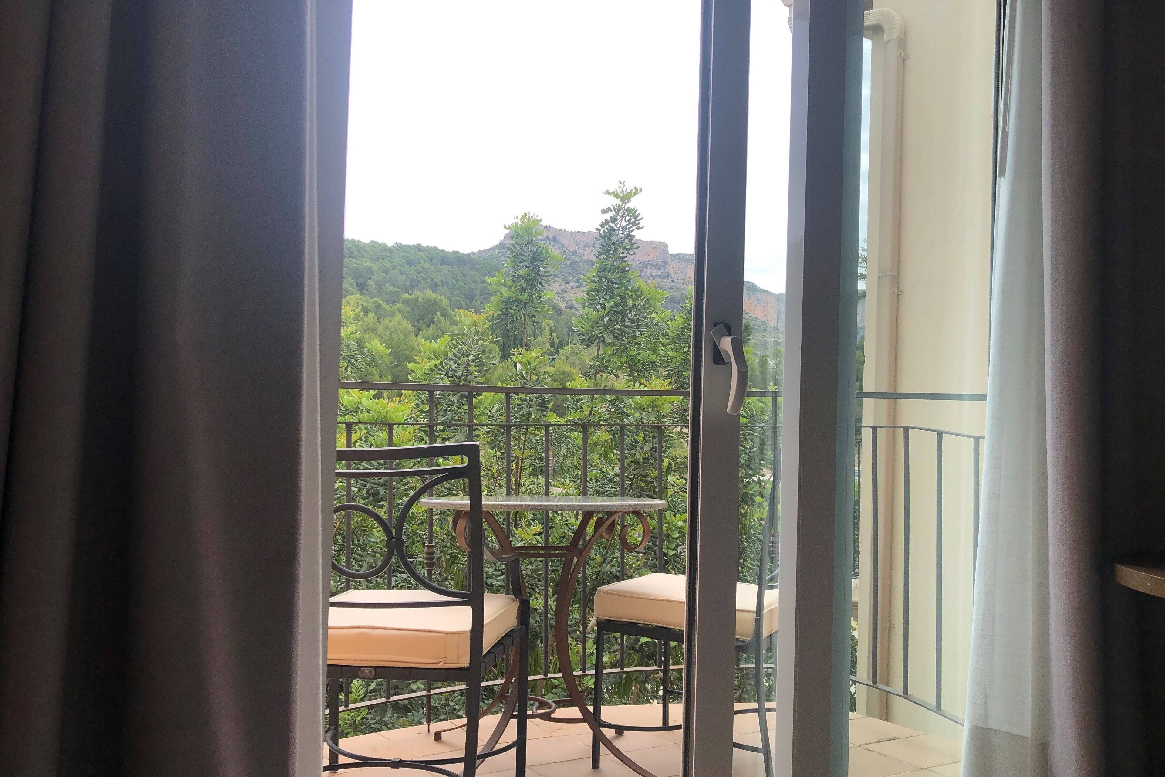 1 bedroom, premium bedding, minibar, in-room safe