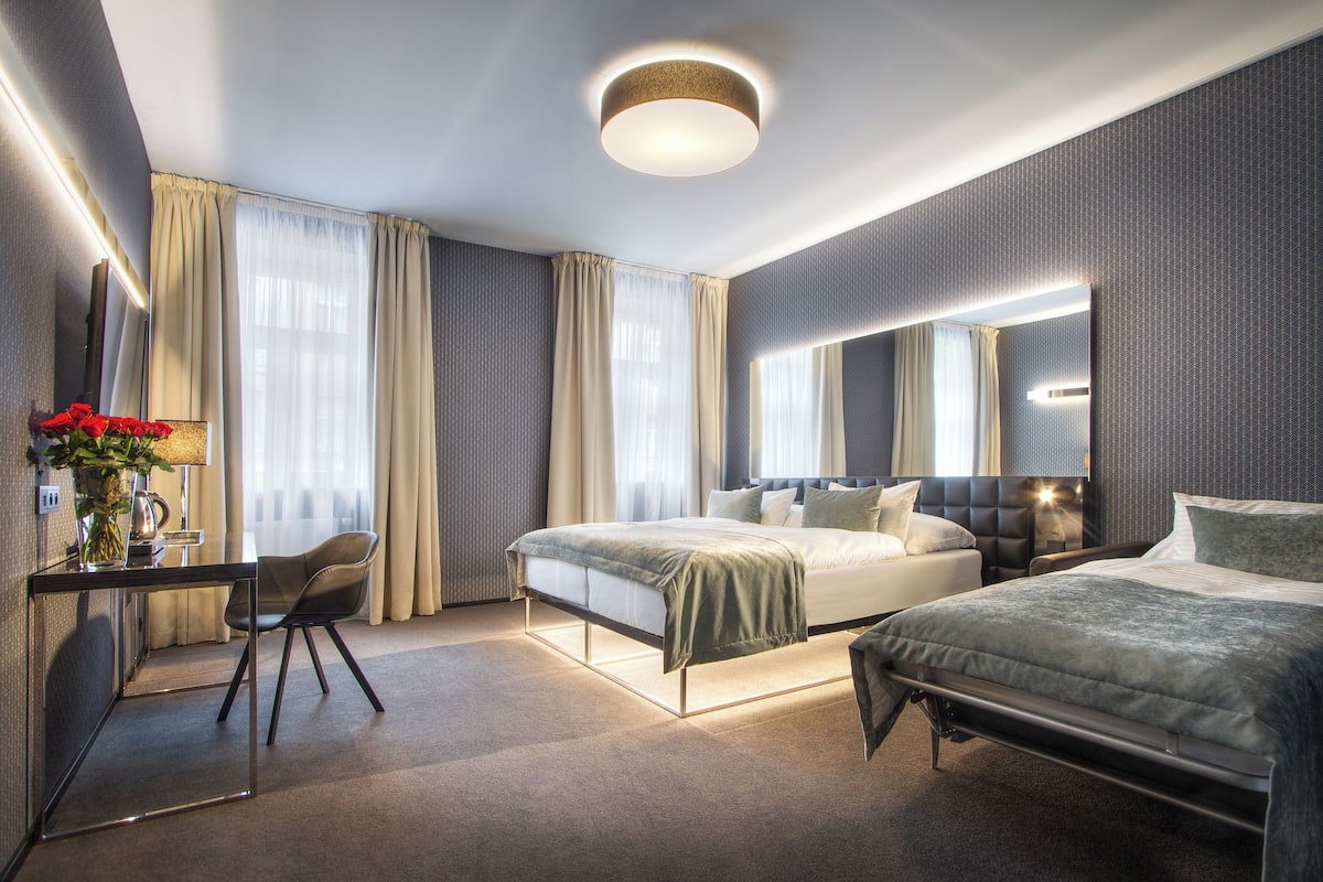 Standard Triple Room | 1 bedroom, hypo-allergenic bedding, Select Comfort beds, minibar