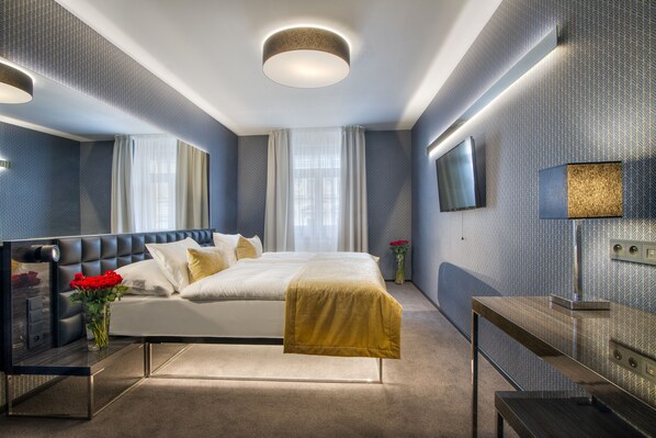 Standard Double Room | Hypo-allergenic bedding, Select Comfort beds, minibar, in-room safe