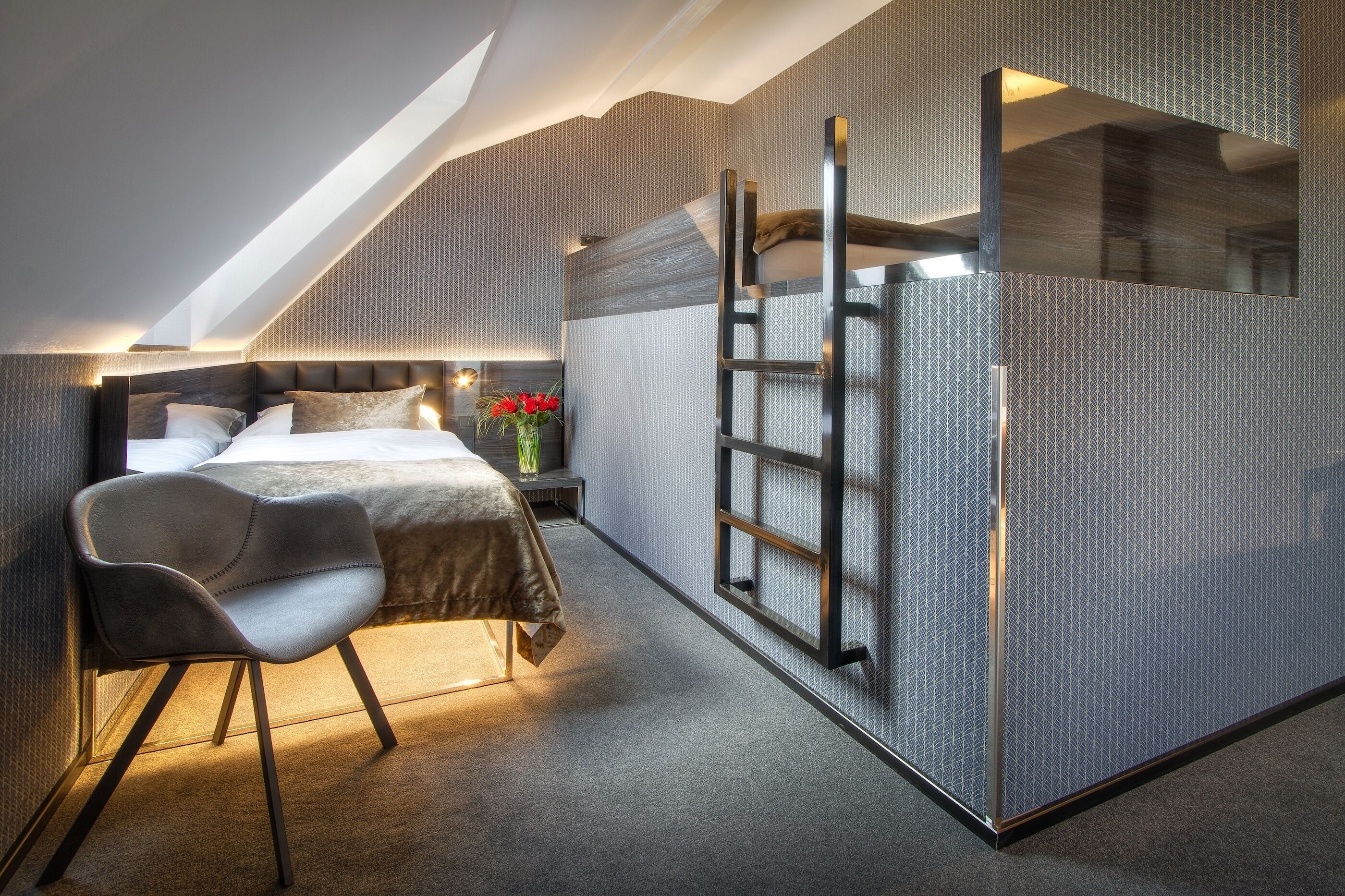 deluxe quadruple room | 1 bedroom, hypo-allergenic bedding, select comfort beds, minibar