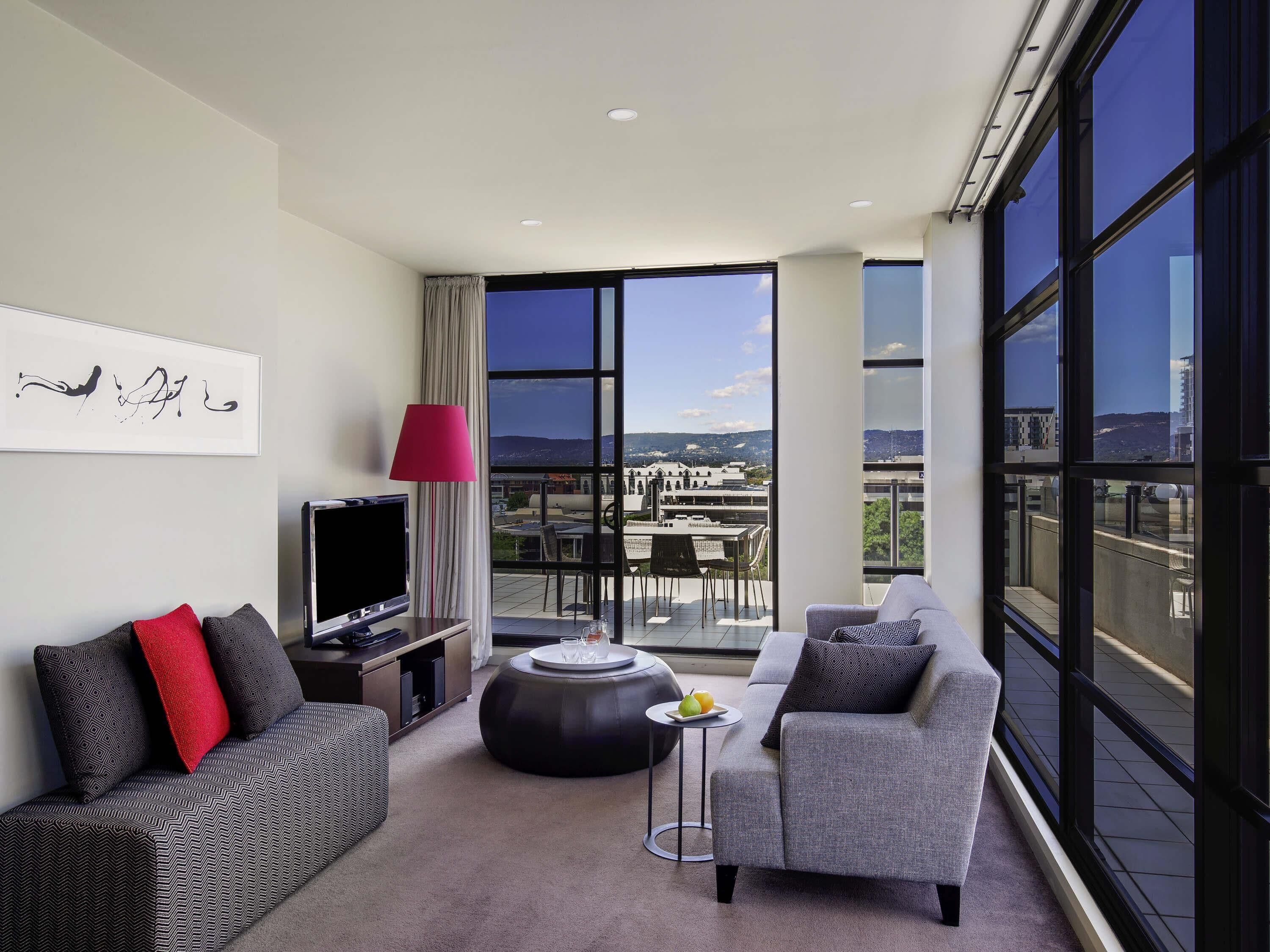 Hindmarsh Suite | Két bảo mật tại phòng, bàn, bàn ủi/dụng cụ ủi quần áo 