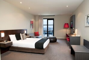 In-room safe, desk, iron/ironing board, cots/infant beds - Mantra Hindmarsh Square Adelaide (Adelaide)