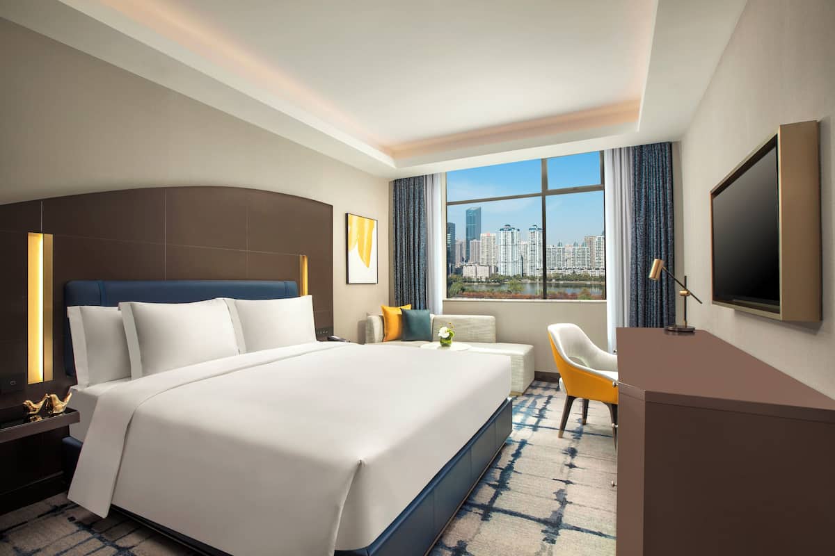 Premium bedding, minibar, in-room safe, desk