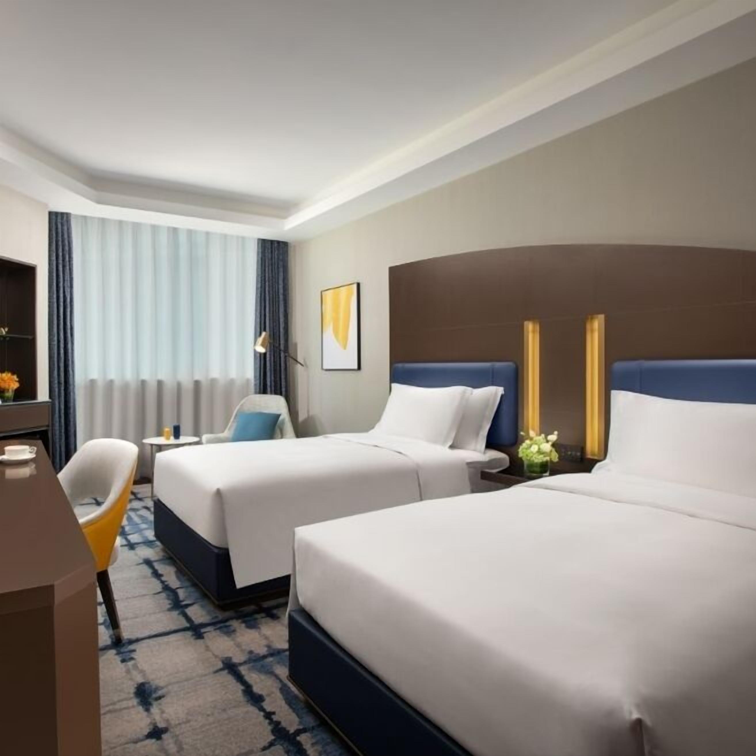 Standard Room, 2 Single Beds | Premium bedding, minibar, in-room safe, desk