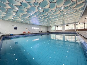 Indendørs pool