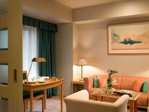 1 bedroom, down duvets, minibar, in-room safe