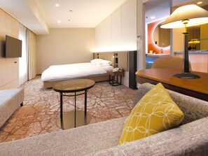 Down comforters, minibar, in-room safe, desk