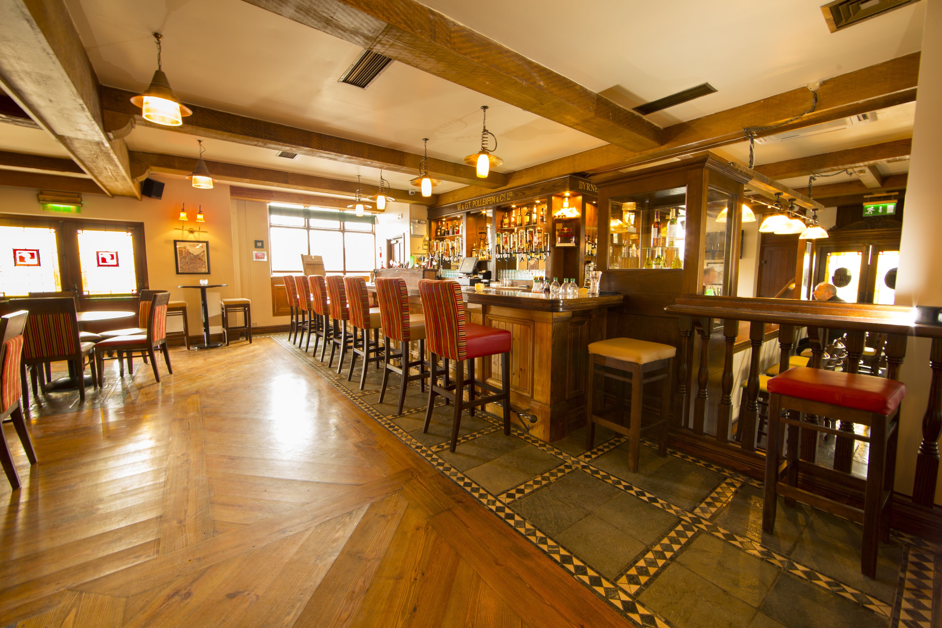 serves breakfast and dinner