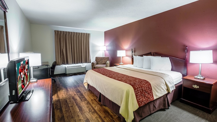 Red Roof Inn PLUS+ Danville, KY