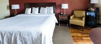 Red Roof Inn PLUS+ Danville, KY