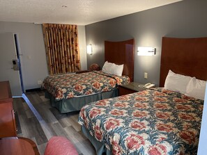 Standard Room, 2 Queen Beds, Smoking, Refrigerator & Microwave | Desk, free WiFi, bed sheets - Briarwood Inn (Amory)