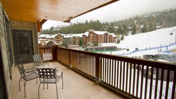 Suite, 3 chambres | Piste de ski