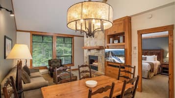 TV LCD, caminetto, lettore DVD, pavimenti riscaldati