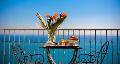 Lloyd's Baia Hotel