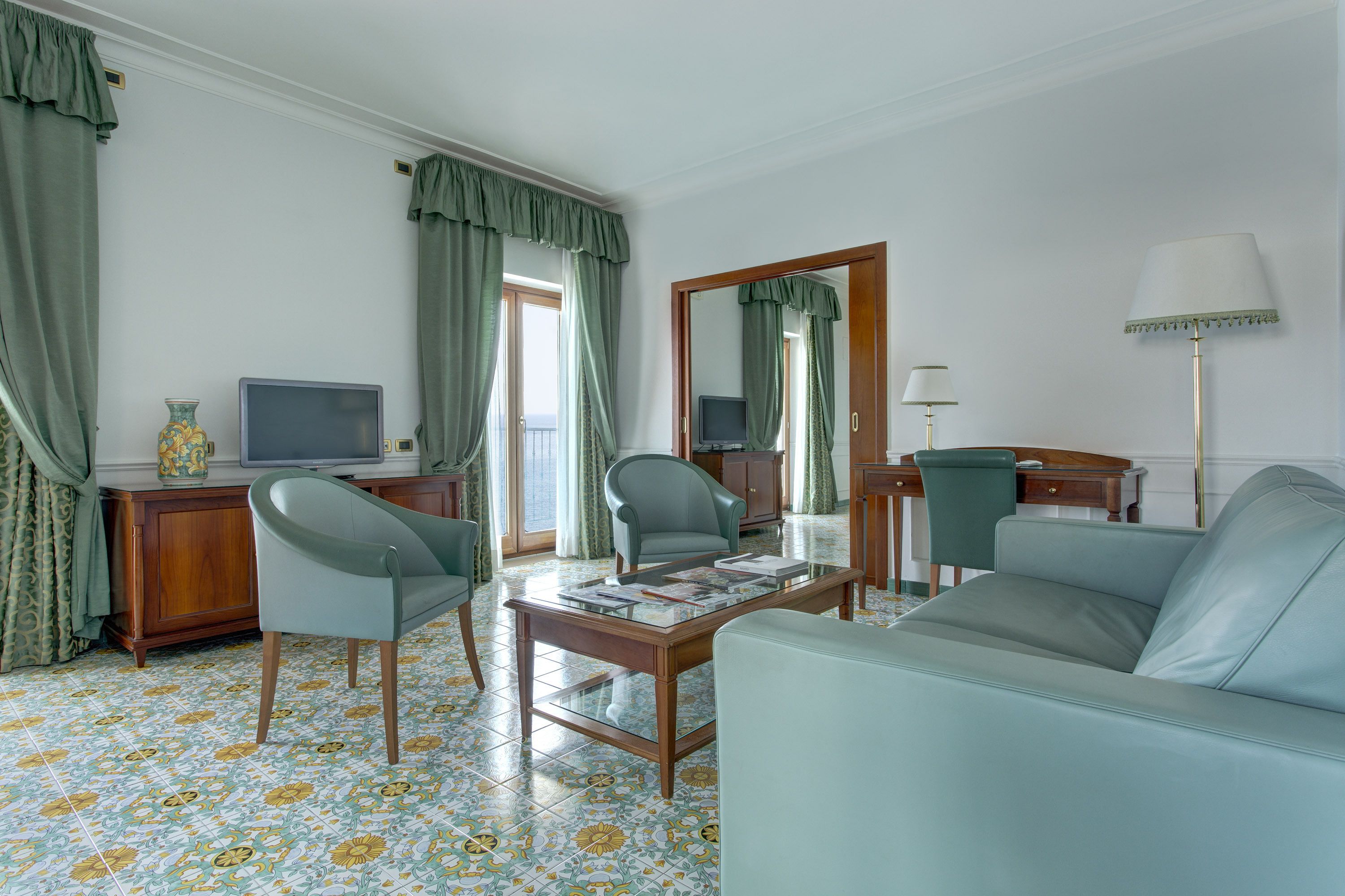 Photo - Lloyd's Baia Hotel