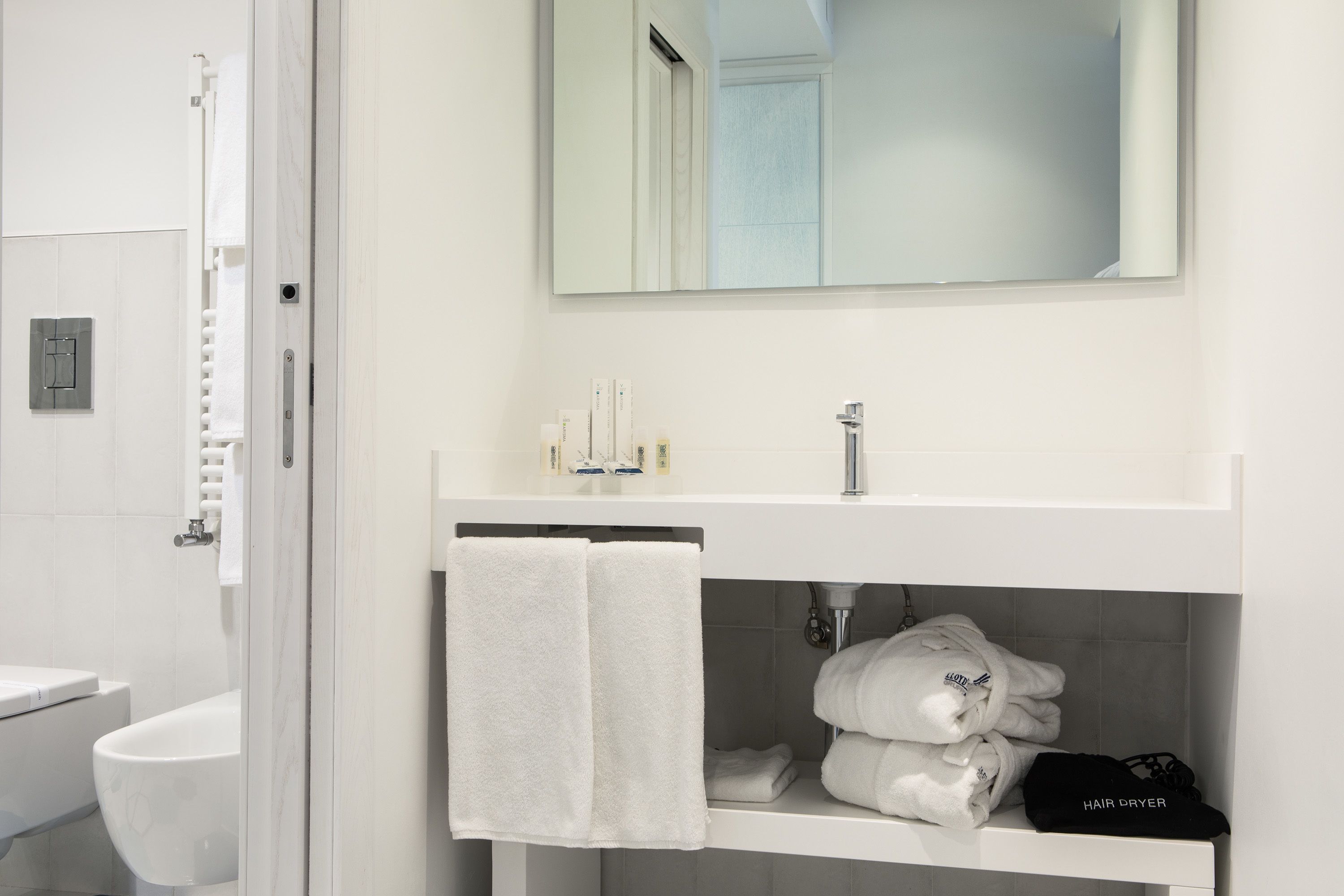 Photo - Lloyd's Baia Hotel