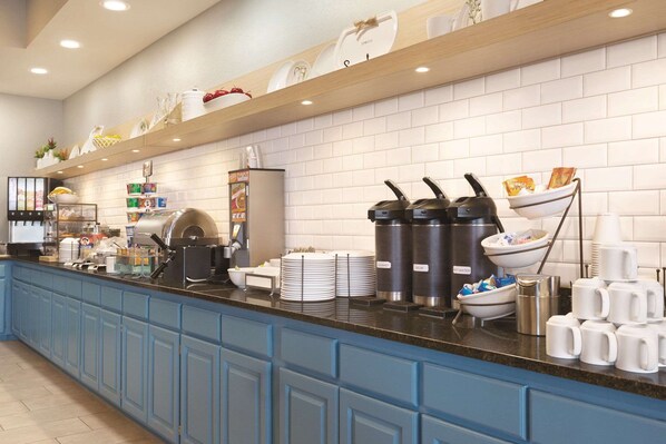 Free buffet breakfast 