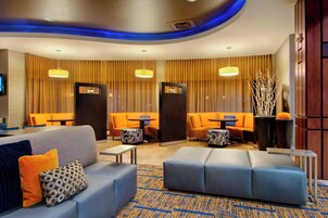 Breakfast and dinner served