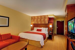 Sengetøy av topp kvalitet, individuelt innredet og skrivebord