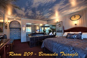 1 King or 1 Queen Bed, Non Smoking, Jetted Tub Suite (Safari, Swimmers Paradise or Tahiti)