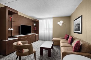 32-inch flat-screen TV with cable channels, TV, Netflix - Pittsburgh Marriott North (Cranberry Township)