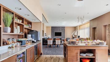 Se ofrece un desayuno continental entre semana (por un coste adicional)