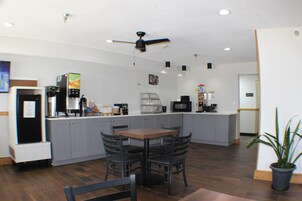 Free daily continental breakfast