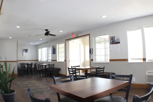 Free daily continental breakfast