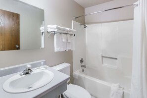 Combined shower/bathtub, free toiletries, hair dryer, towels - Super 8 by Wyndham Madison (Madison)