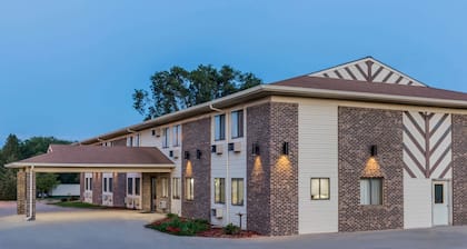 Super 8 by Wyndham Madison
