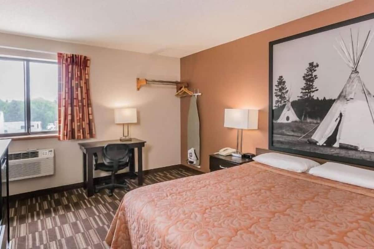 Desk, rollaway beds, free WiFi, bed sheets