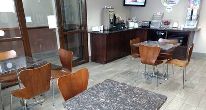 Super 8 by Wyndham Madison