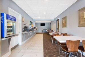 Free daily continental breakfast
