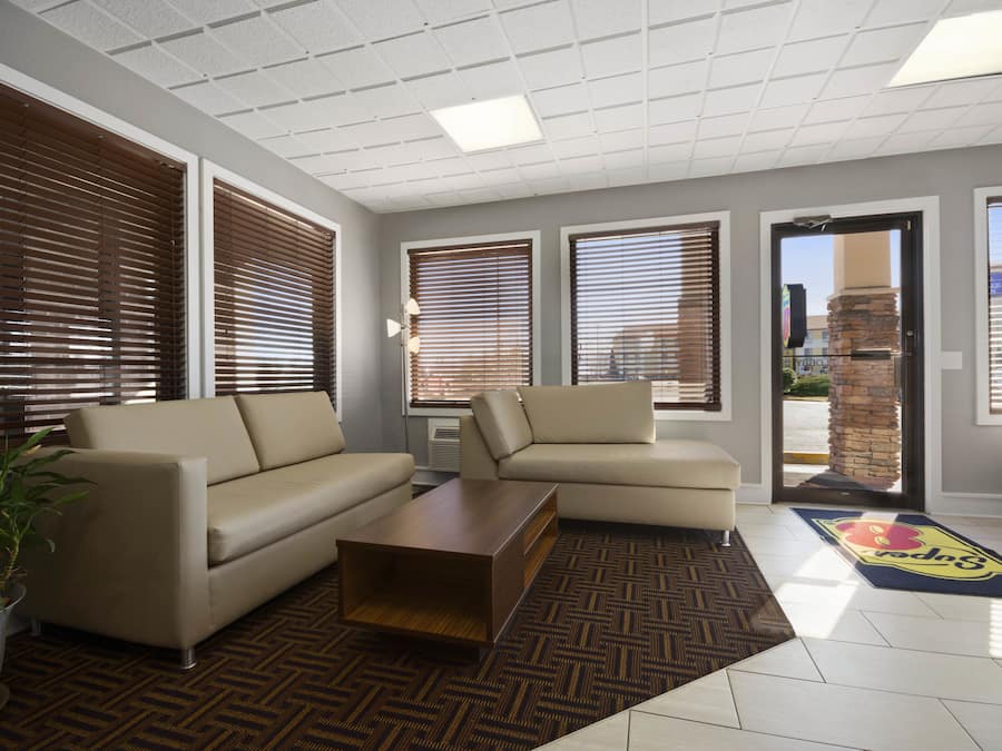 Área de estar no saguão