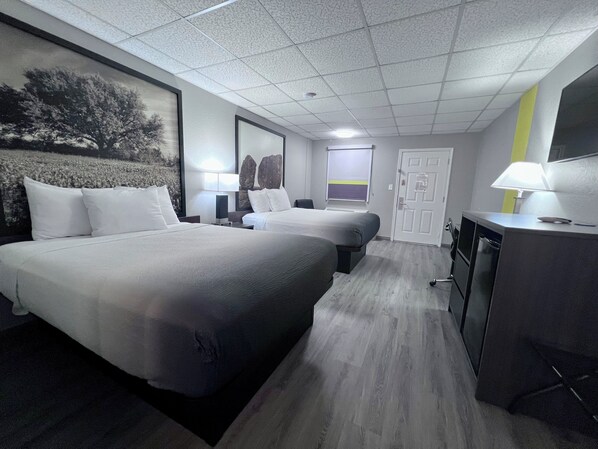 Habitación estándar, 2 camas de matrimonio | 1 dormitorio, escritorio, espacio para trabajar con un portátil