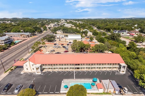 Super 8 by Wyndham Fredericksburg