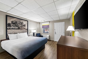 Room, 1 King Bed, Mobility Accessible, Non Smoking (Roll-In Shower) | Desk, laptop workspace, iron/ironing board, free WiFi