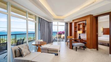 Diplomatic Suite | Premium bedding, minibar, in-room safe, desk