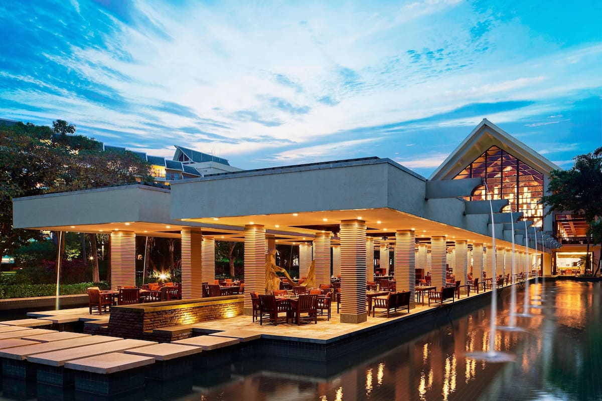 5 restaurants, serveren ontbijt, lunch, diner, internationale gerechten