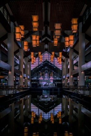 Lobby lounge