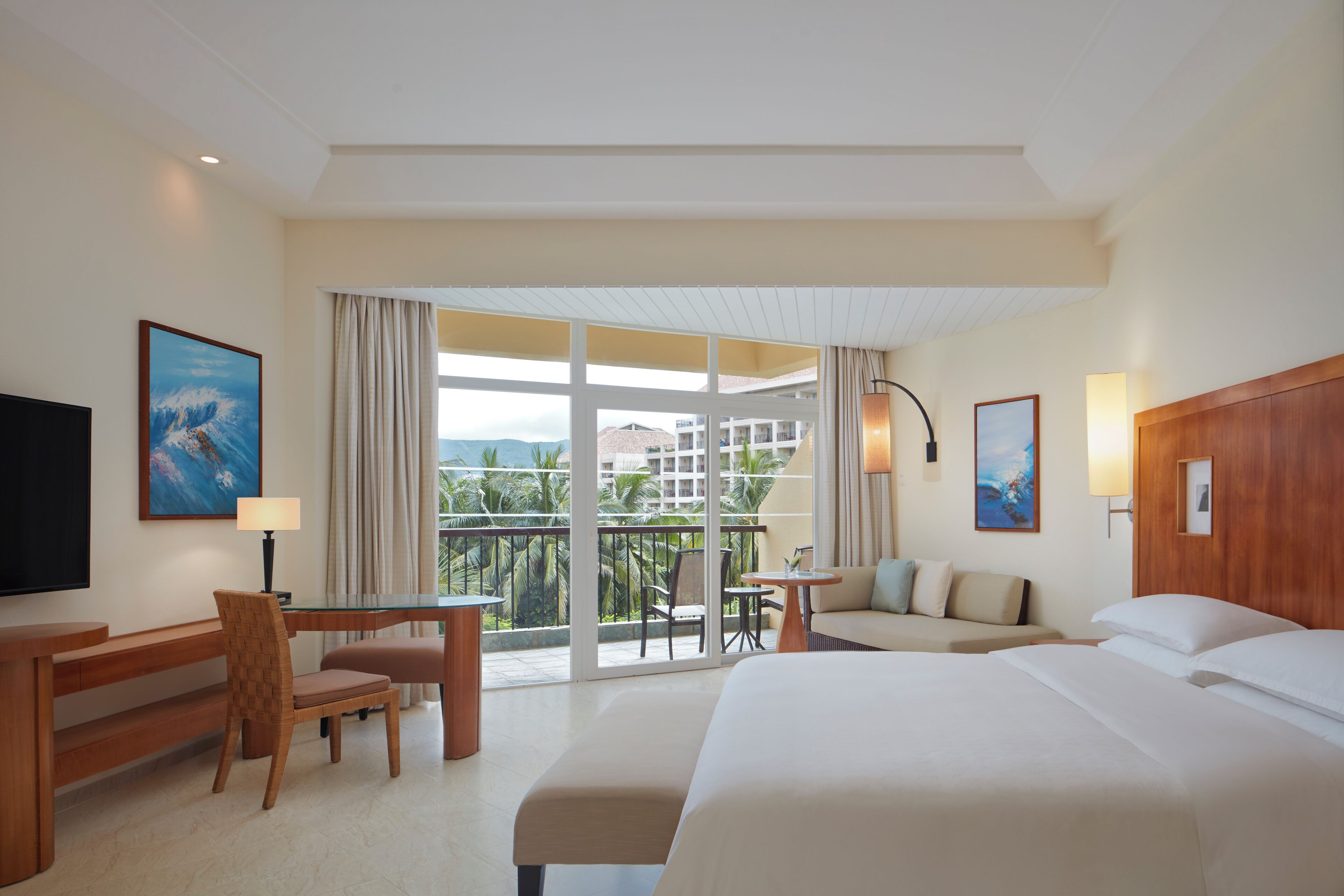 Superior Garden View Room King | Premium bedding, minibar, in-room safe, desk