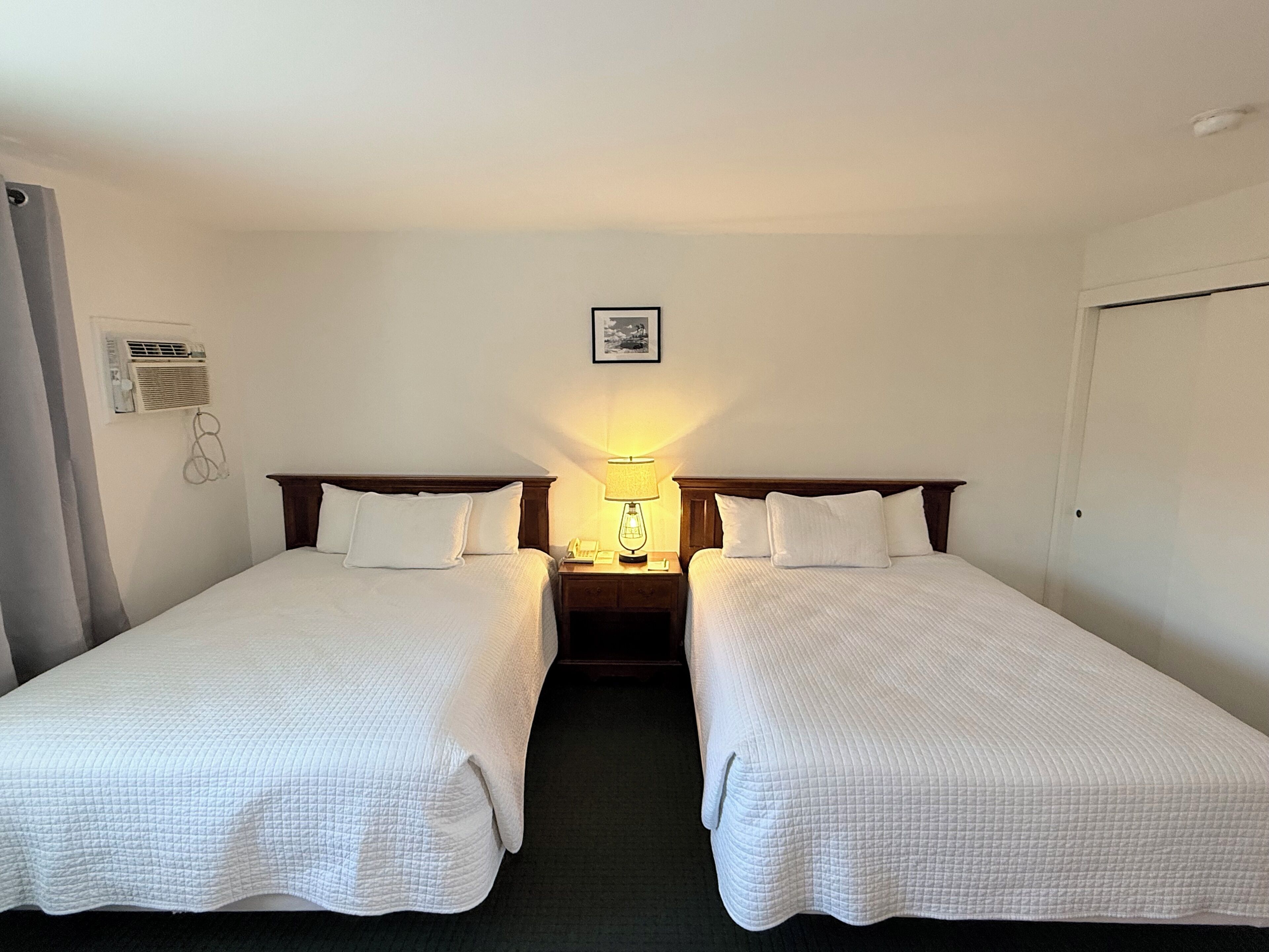 deluxe room | iron/ironing board, free wifi, bed sheets