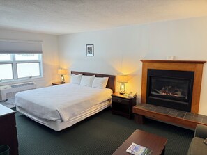 Superior Room, 1 King Bed, Fireplace