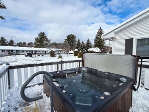 Bain à remous extérieur