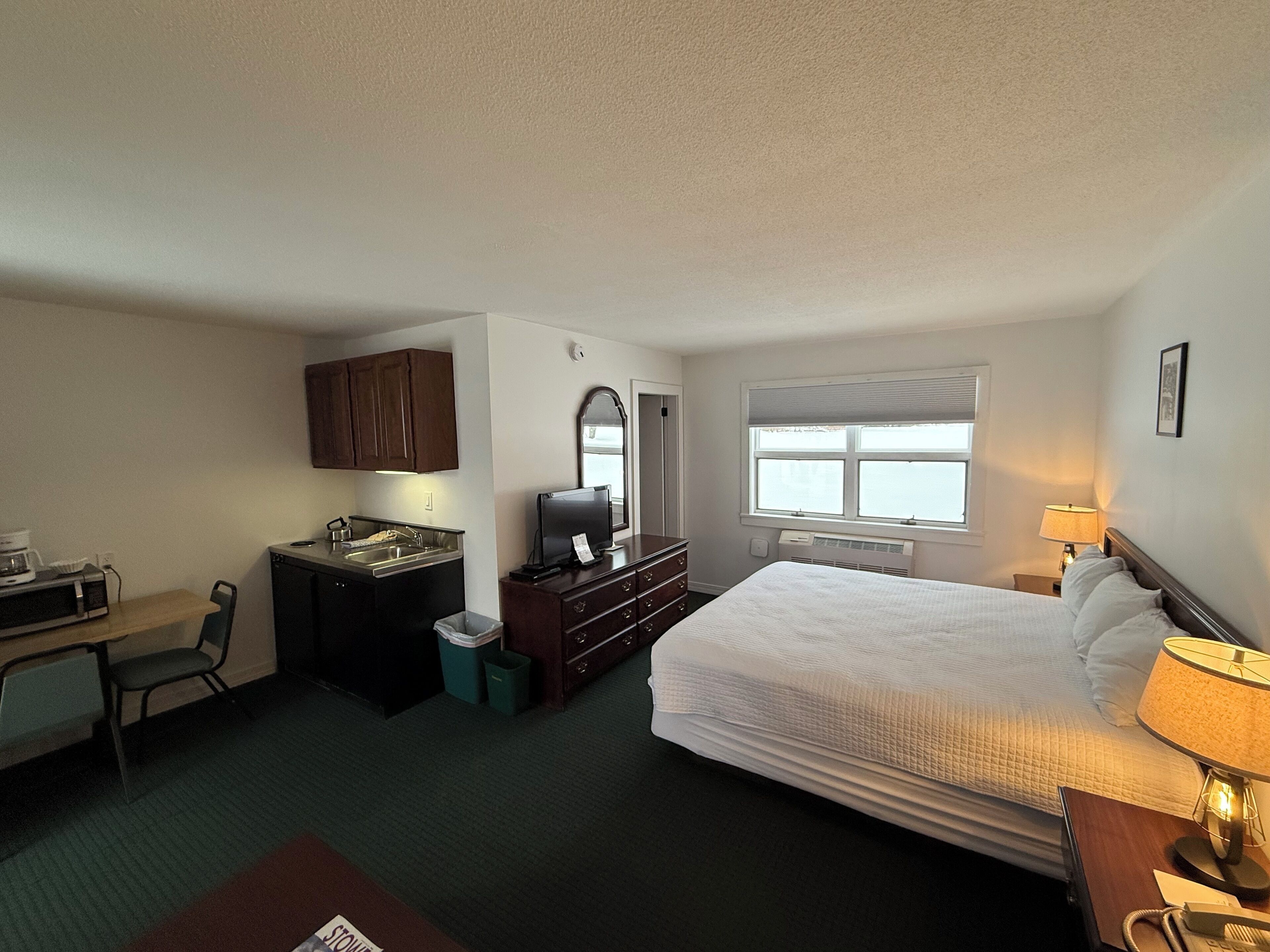 superior room, 1 king bed, fireplace | iron/ironing board, free wifi, bed sheets