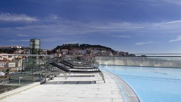 Piscine extérieure (ouverte en saison)