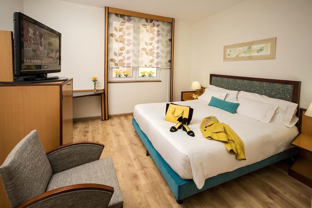 1 chambre, literie de qualité supérieure, couette en duvet d'oie