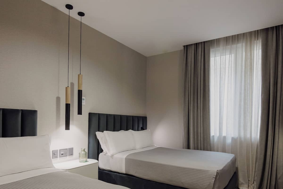 1 chambre, literie de qualité supérieure, couette en duvet d'oie