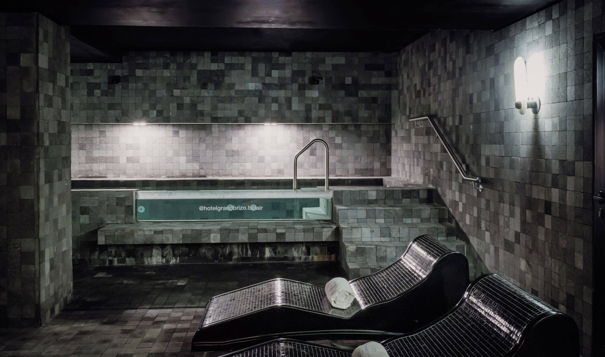 sauna, hot tub, steam room