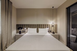 Superior King | Premium bedding, down duvets, pillow-top beds, minibar